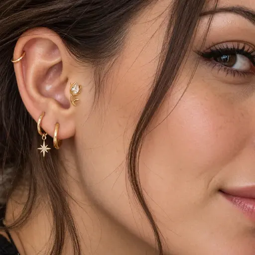 Taşlı Tragus Piercing