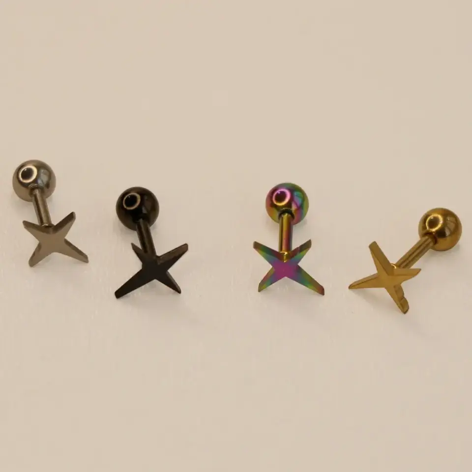 Sarı gümüş siyah ve gökkuşağı renkli Kuzey Yıldızı kıkırdak helix piercing modelleri