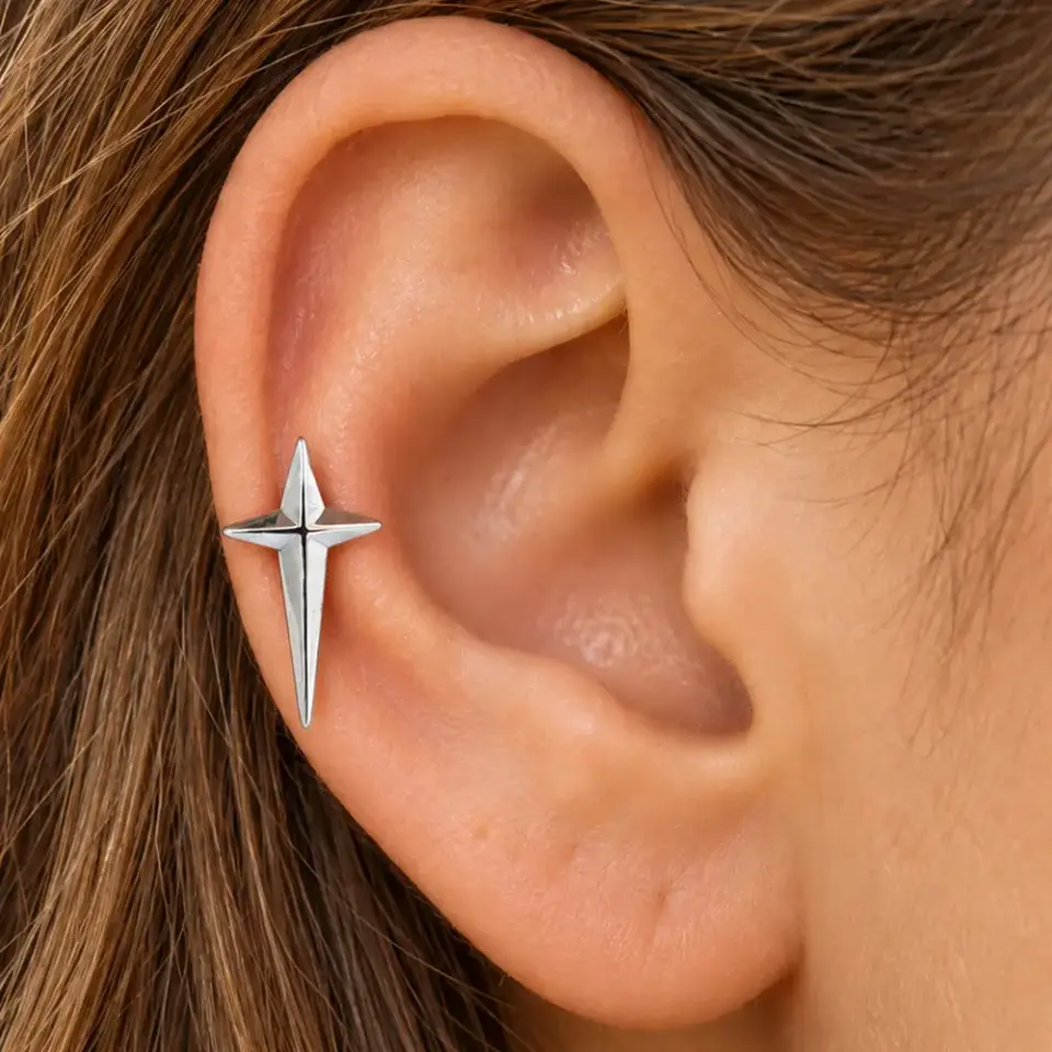 gumus-kutup-yildizi-helix-piercing