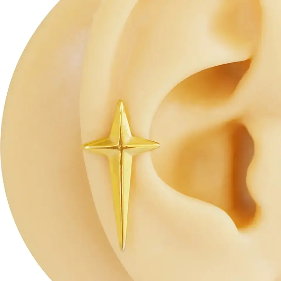 Kutup Yıldızı gold figürlü 316L cerrahi çelik tragus piercing flatback önden görünüm