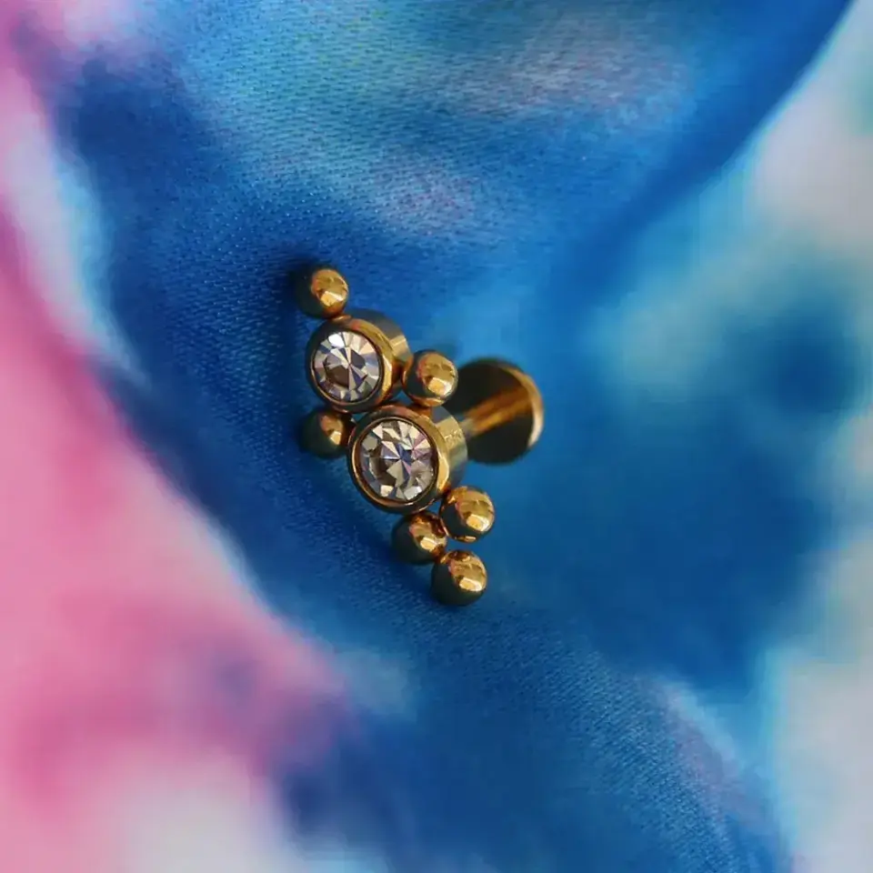 316L cerrahi çelik anti-alerjik altın sarısı taşlı helix piercing modeli