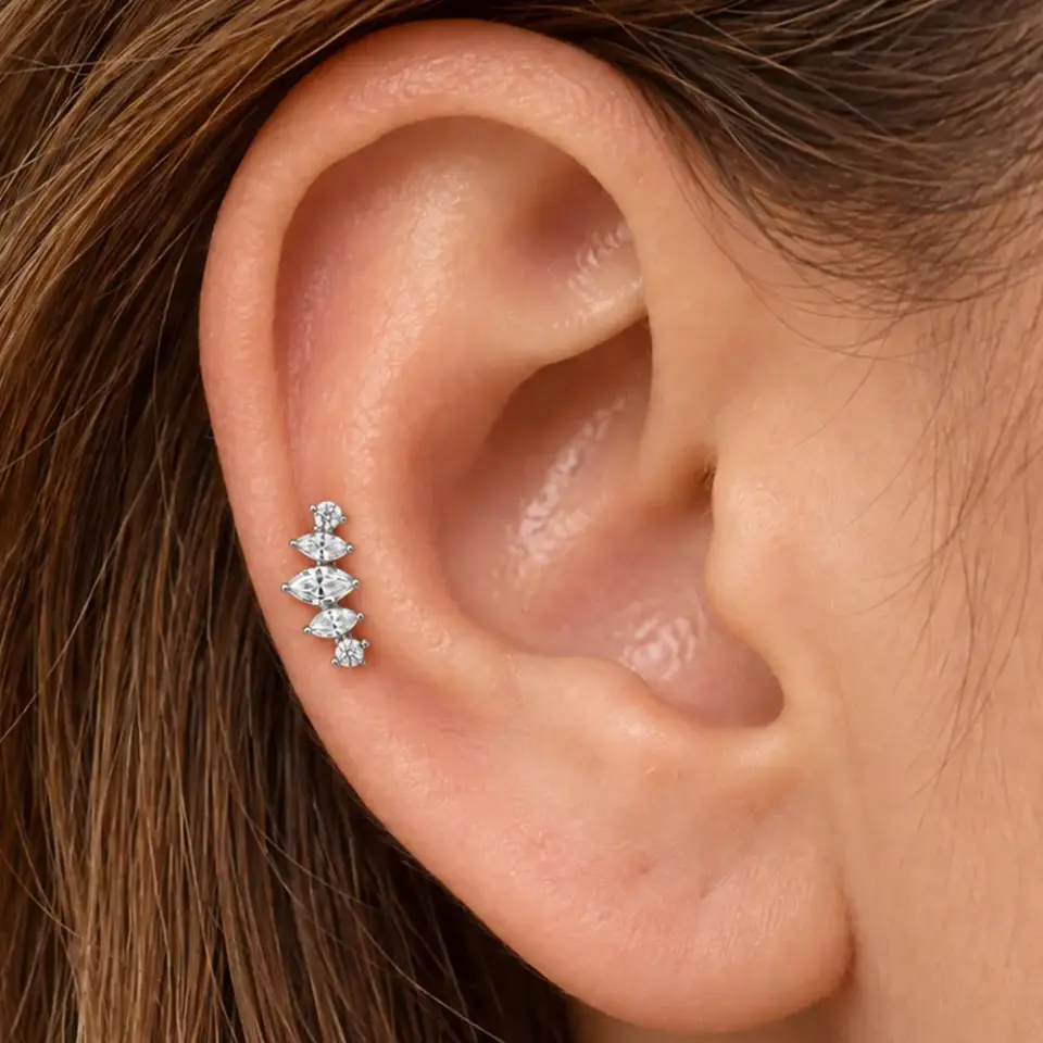 gumus-sirali-markiz-helix-piercing