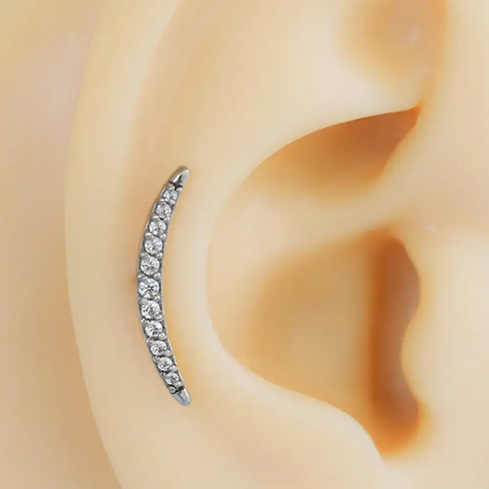 gumus-renk-zirkon-tasli-isikli-ay-tragus-helix-kikirdak-piercing