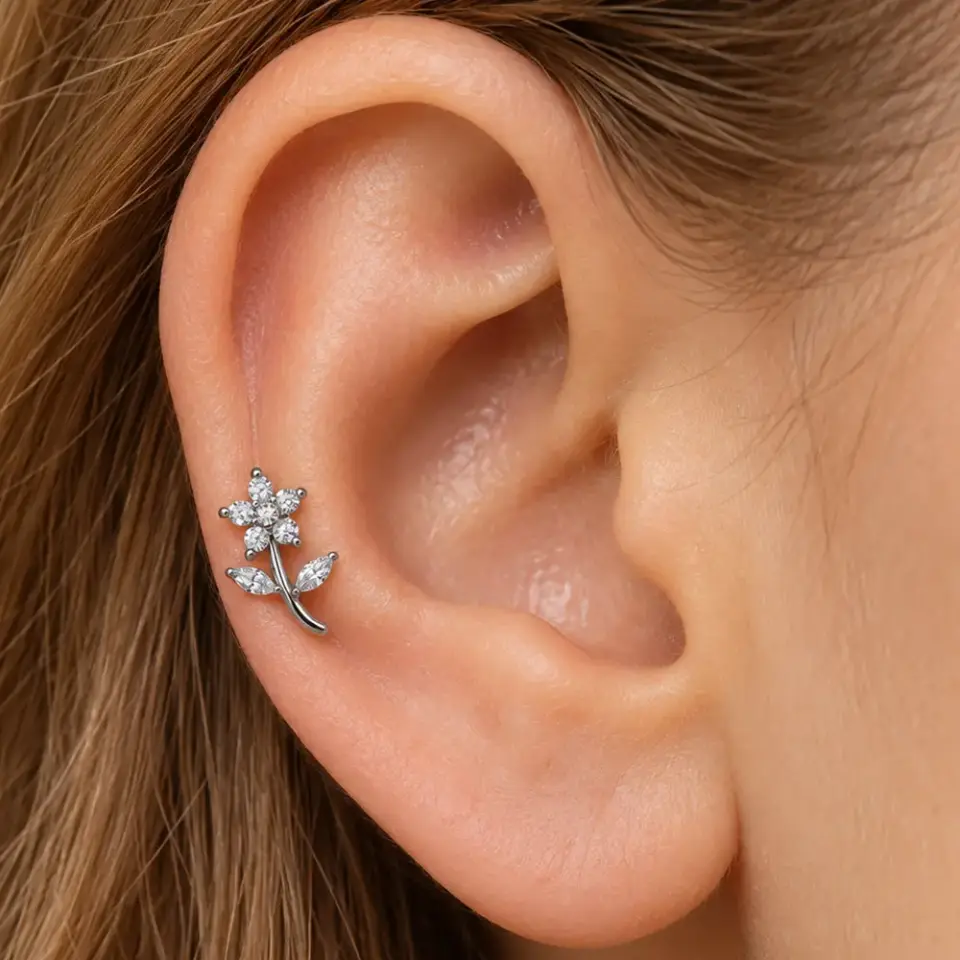 gumus-celik-cicek-zirkon-helix-piercing