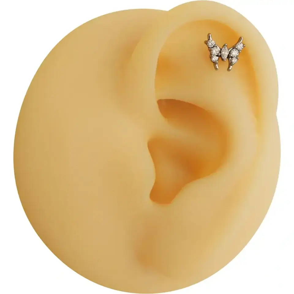 Tragus ve Helix bölgeleri için uygun arkası düz gümüş kelebek piercing
