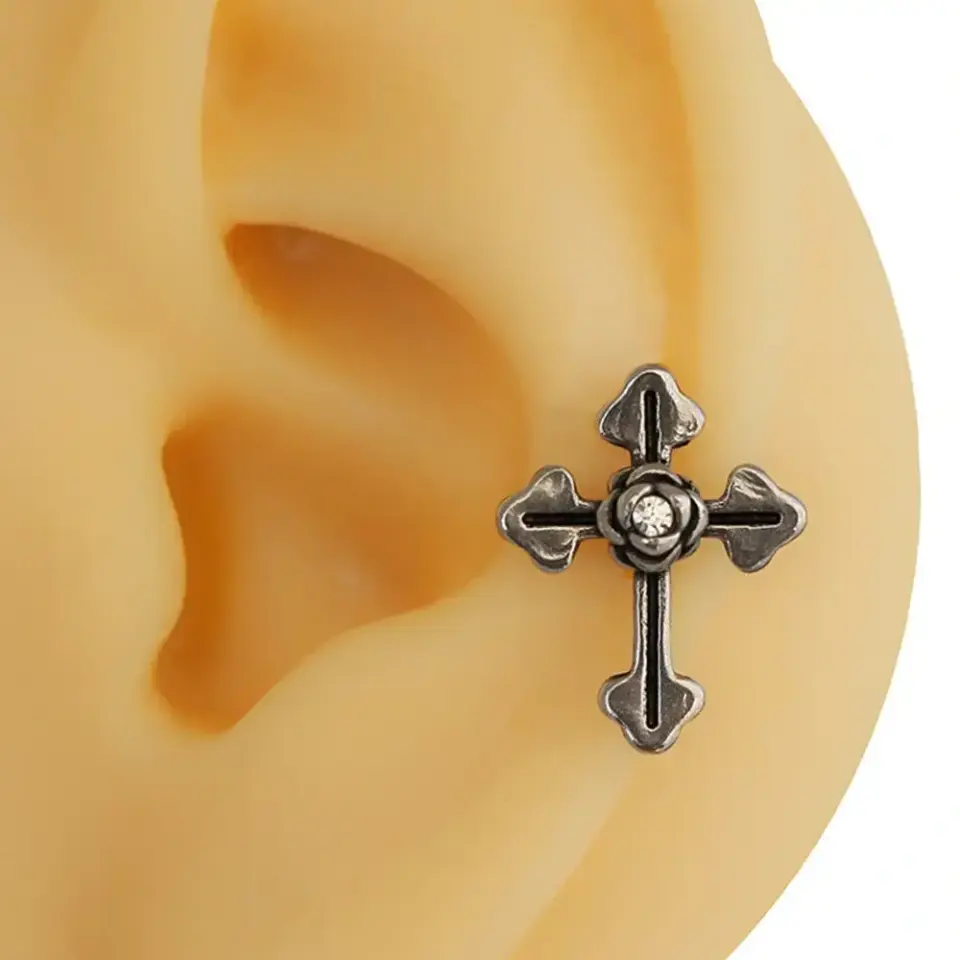 Gül Haç figürlü gümüş renk 316L cerrahi çelik tragus piercing flatback
