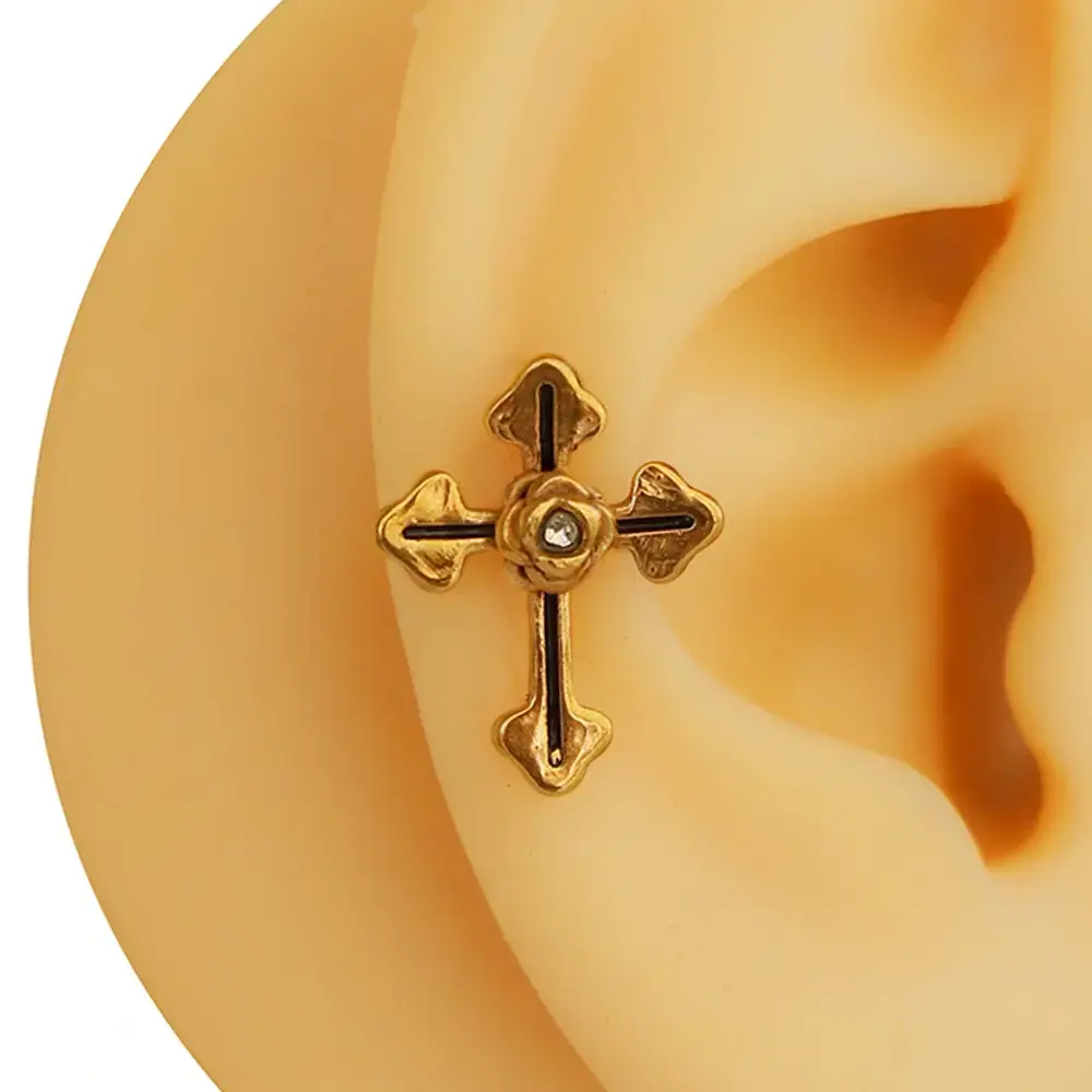 Gül Haç figürlü altın renk 316L cerrahi çelik tragus piercing flatback önden görünüm
