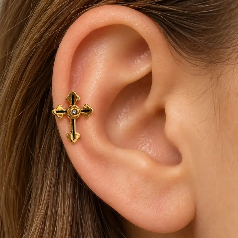 gold-gul-hac-helix-piercing