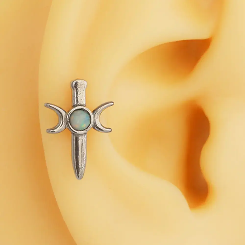 Opal taşlı kılıç ay figürlü gümüş renk 316L cerrahi çelik tragus piercing flatback