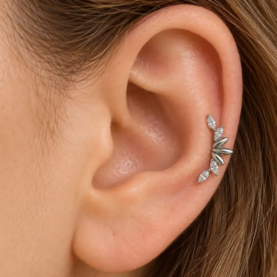 gumus-markiz-tiara-helix-piercing