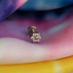Çiçek Altı Zirkon 6x1.2mm Çelik Labret Piercing, Tragus-Helix-Kıkırdak