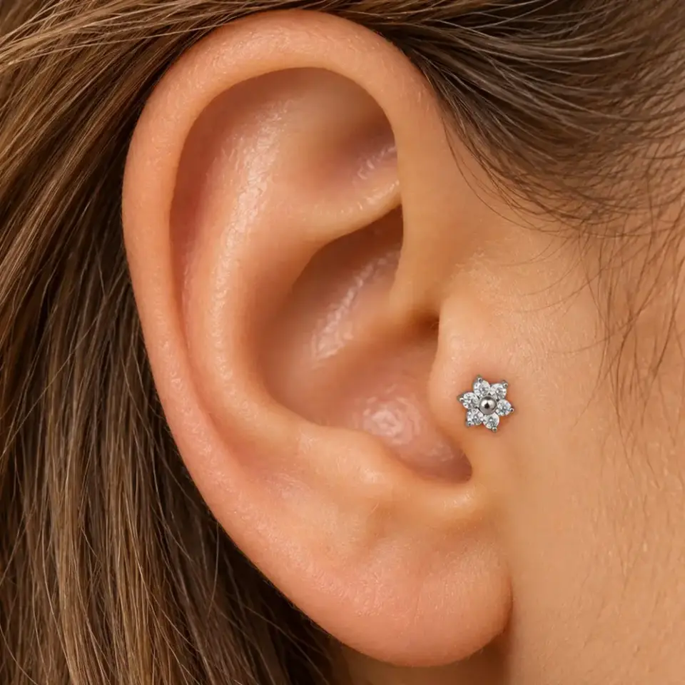 gumus-cicek-tragus-piercing