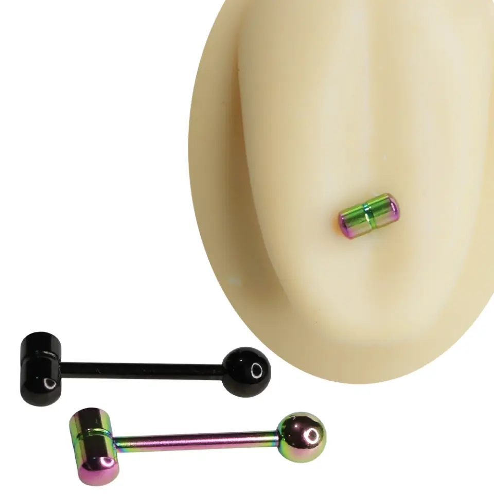 Cerrahi çelikten üretilmiş, yatay silindir başlıklı T formunda siyah ve gökkuşağı renk seçeneklerine sahip 1,6 mm x 15 mm boyutlarında dil piercingi m