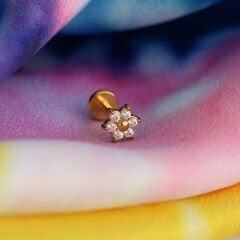 Çiçek Altı Zirkon 6x1.2mm Gold Çelik Labret Piercing, Tragus-Helix-Kıkırdak