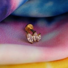 Üç Markiz Zirkon 6x1.2mm Gold Çelik Labret Piercing, Tragus-Helix-Kıkırdak