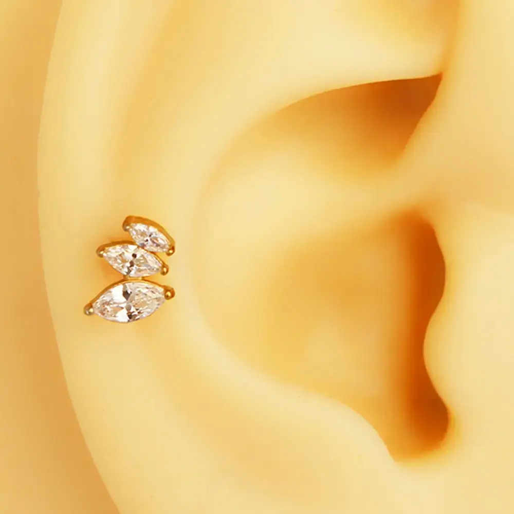 gold-isiltili-uc-yaprak-zirkon-tasli-tragus-helix-kikirdak-piercing