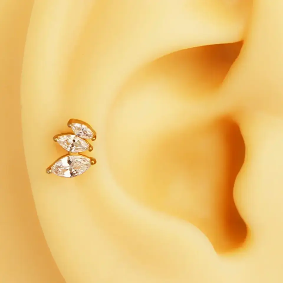 gold-isiltili-uc-yaprak-zirkon-tasli-tragus-helix-kikirdak-piercing