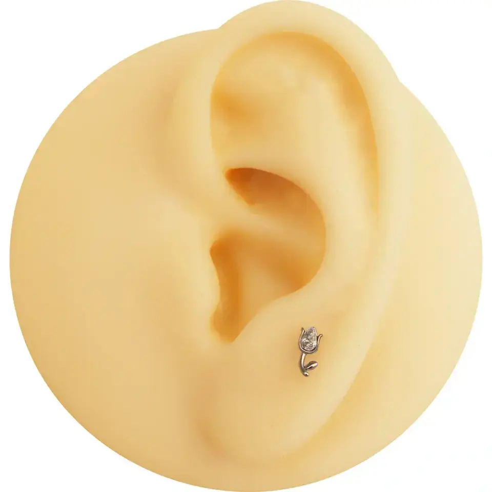 Helix ve Tragus bölgeleri için uygun arkası düz gümüş lale piercing