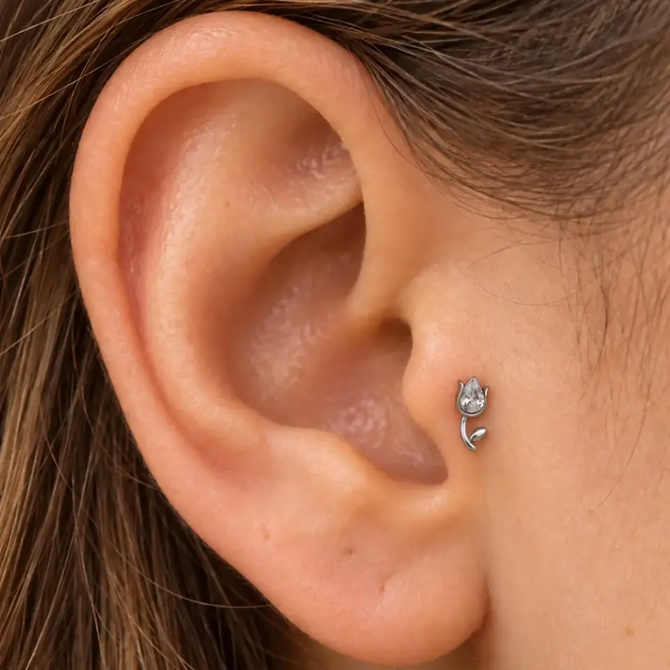gumus-zirkon-lale-tragus-piercing