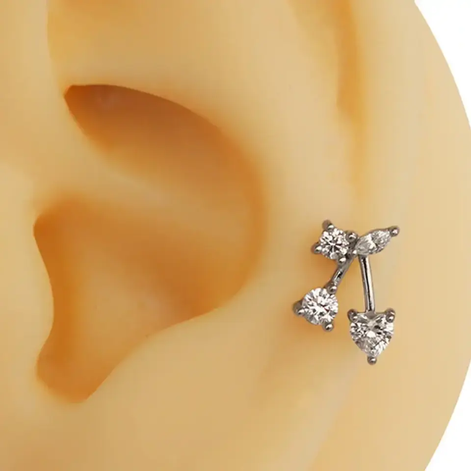Zirkon taşlı kiraz figürlü gümüş renk 316L cerrahi çelik tragus piercing flatback önden çekim