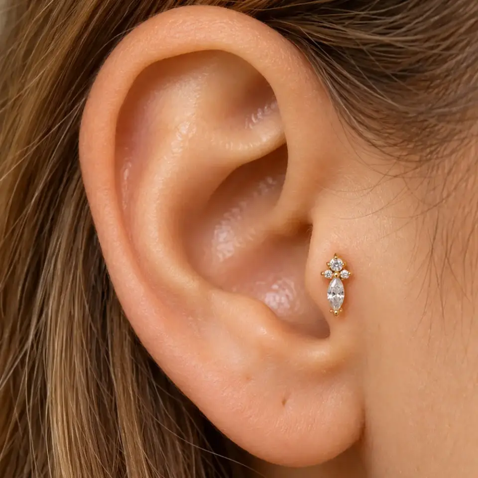 gold-zirkon-arma-tragus-piercing