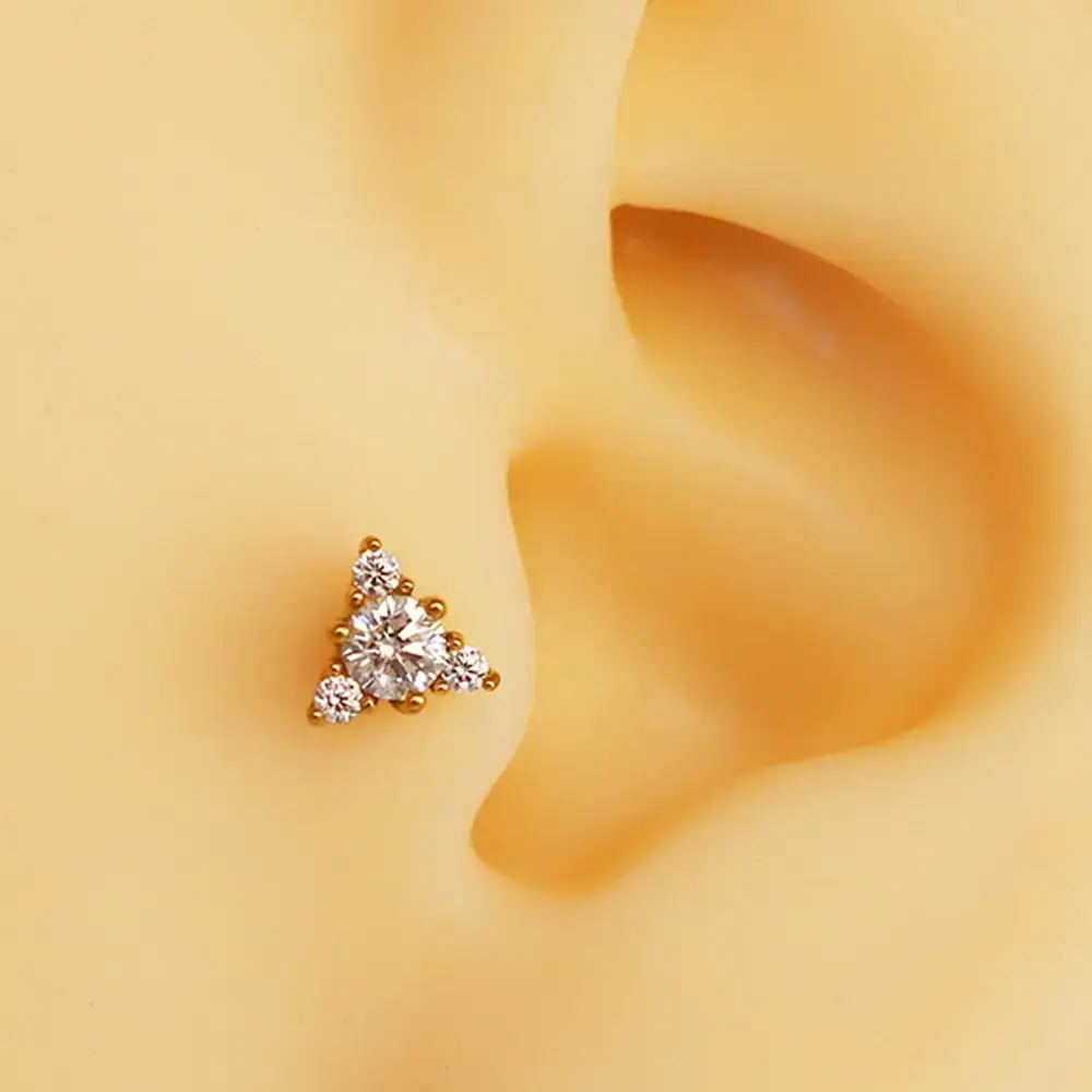 gold-zirkon-tasli-geometrik-ucgen-tragus-helix-kikirdak-piercing