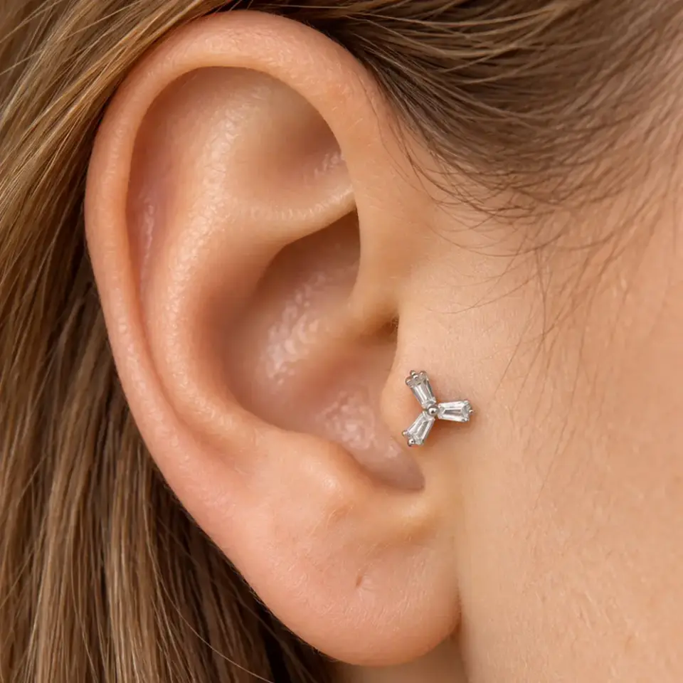 gumus-uc-baget-zirkon-tragus-piercing