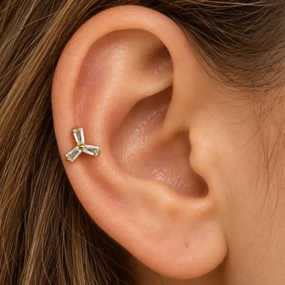 gold-uc-baget-zirkon-helix-piercing