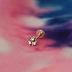 Kristal taşlı trinity kıkırdak küpesi helix conch piercing flatback