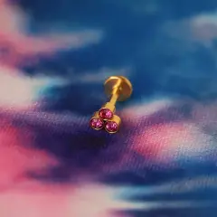 Üçlü mor taşlı trinity kıkırdak küpesi helix conch piercing flatback