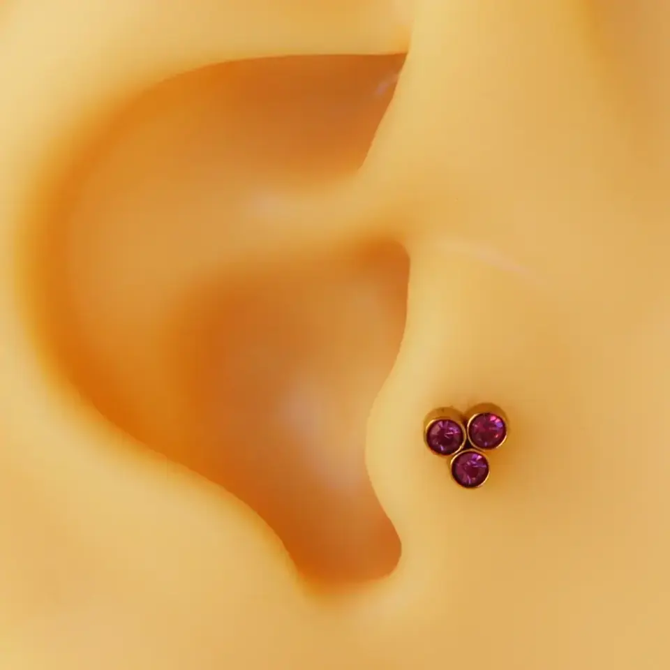 Sarı altın kaplama mor zirkon taşlı 316L cerrahi çelik tragus piercing