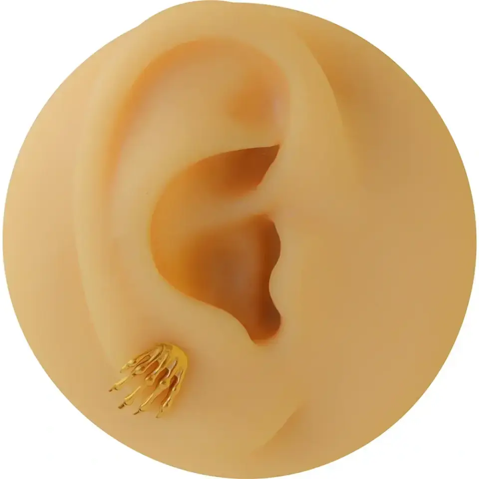 Gotik altın iskelet eli kıkırdak küpesi helix ve conch uyumlu piercing