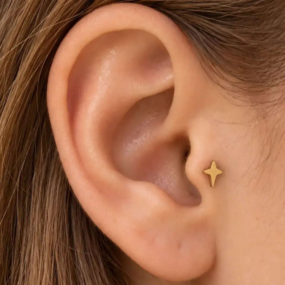 kutup-yildizi-gold-tragus-piercing