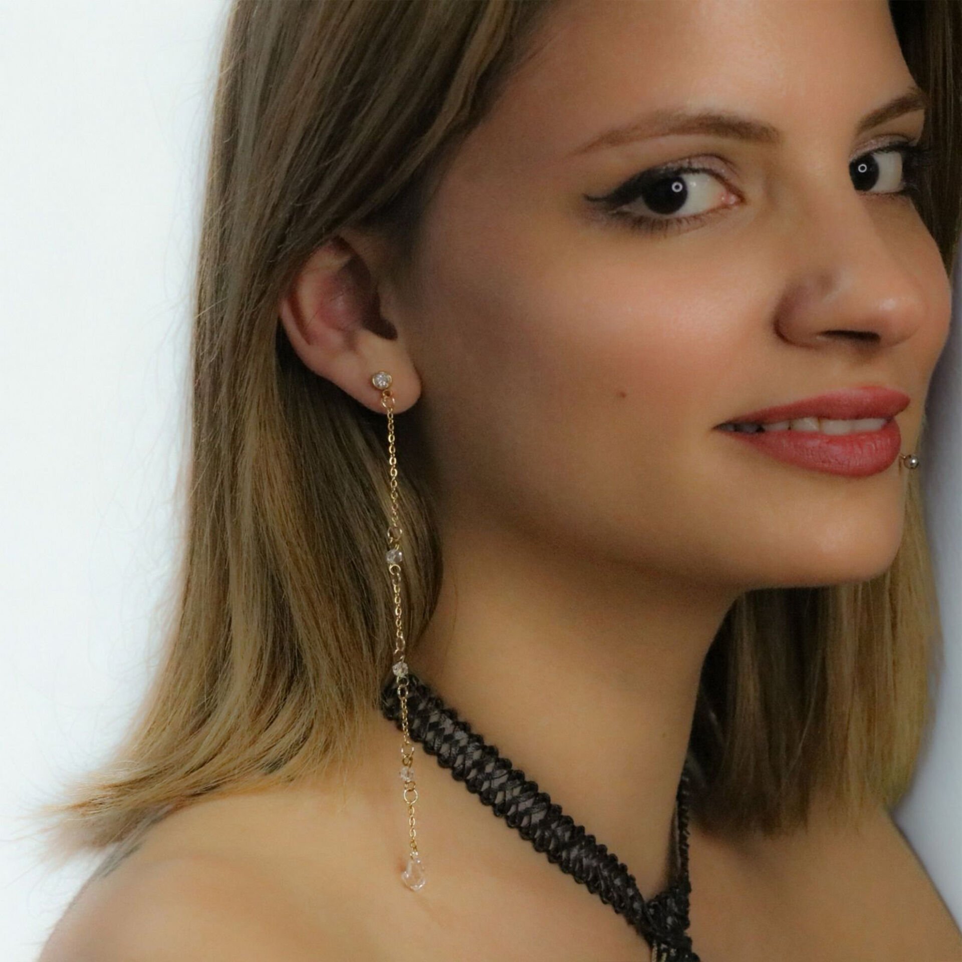 Altın Renk Kristal Taşlı Uzun Zincir 316L Cerrahi Çelik Piercing