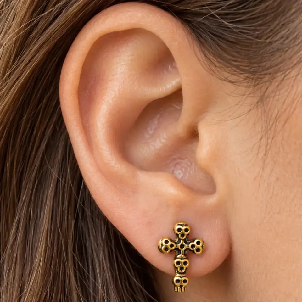 gold-kurukafa-hac-helix-piercing