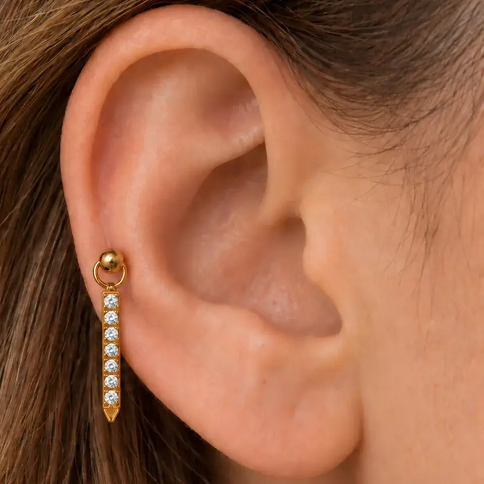 tasli-cubuk-sallantili-gold-helix-piercing