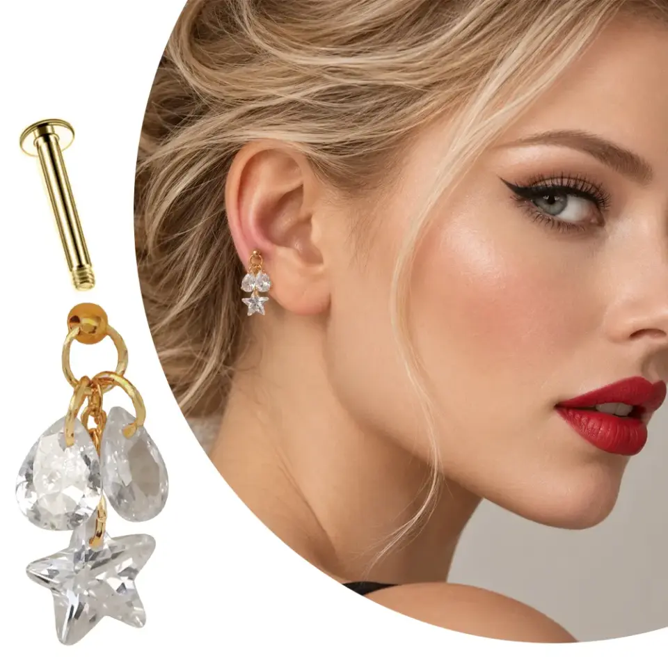 Altın renkli zirkon taşlı yıldız ve damla tragus piercingin gerçek kadında gösterimi