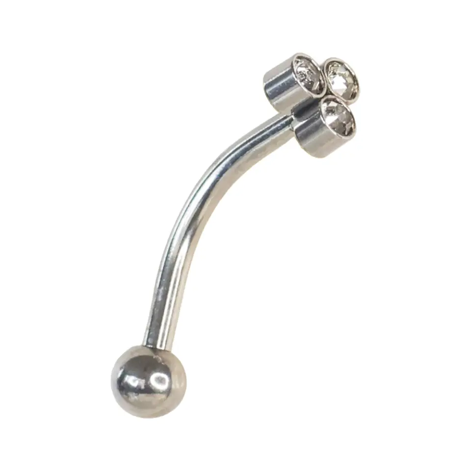 Zirkon Taşlı 316L Cerrahi Çelik Kaş - Rook Piercing yakın çekimi