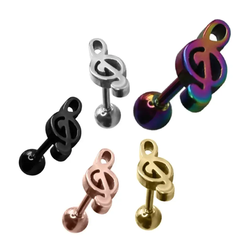 Kulak üzerinde sergilenen paslanmaz melodi anahtarı tasarım kıkırdak helix piercing