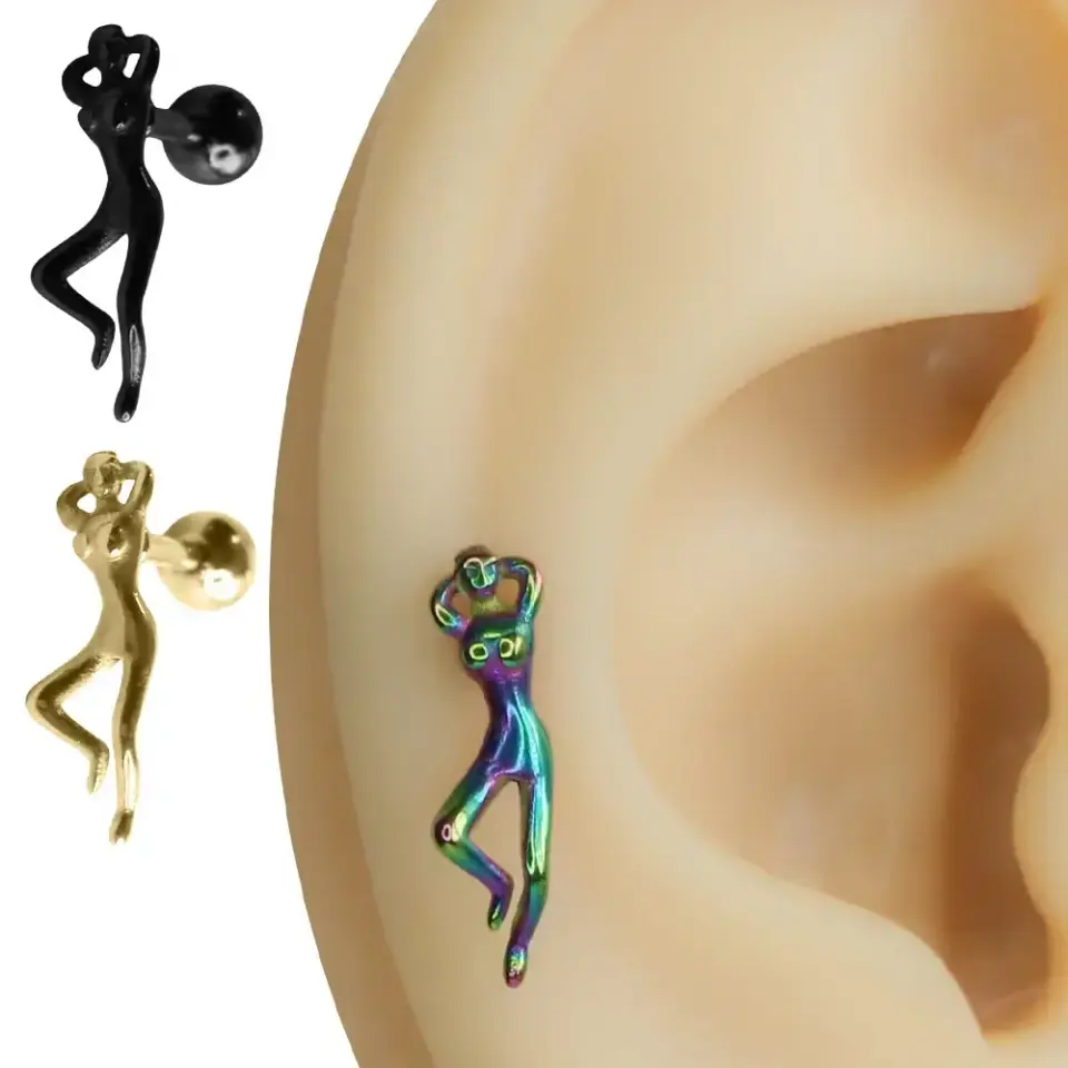 Kulak üzerinde sergilenen paslanmaz özgüven tasarım kıkırdak helix piercing