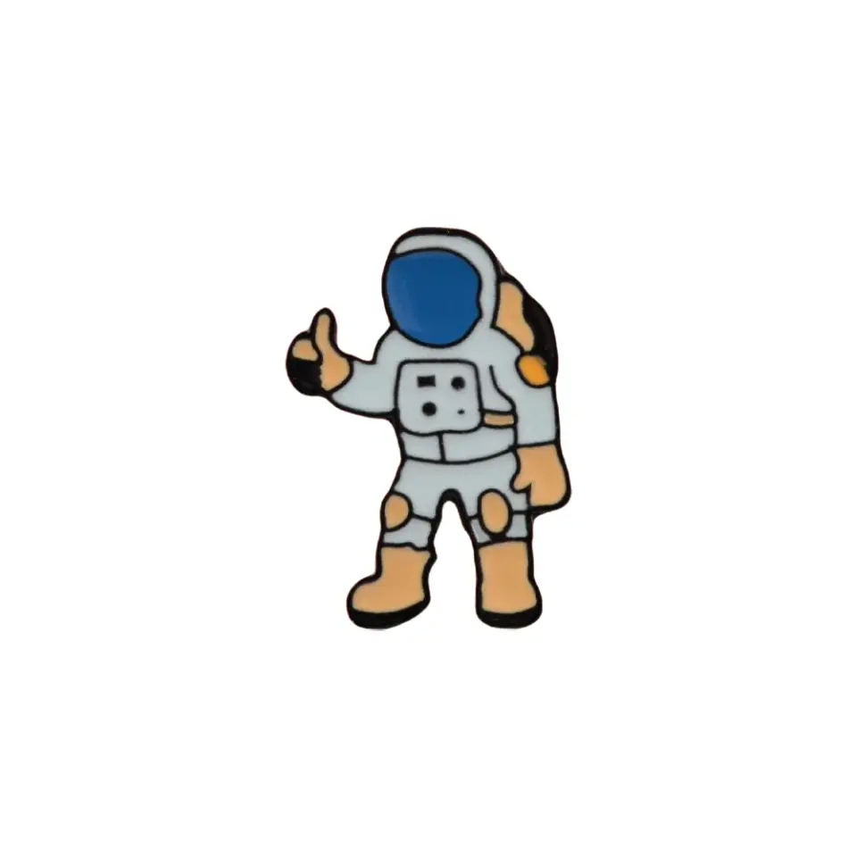Başparmağını kaldıran mavi vizörlü astronot figürlü mineli rozet