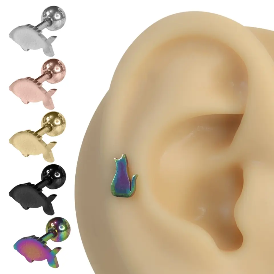 Kulak üzerinde sergilenen 316L cerrahi çelik arkadan vidalı balık figürlü helix kıkırdak piercing