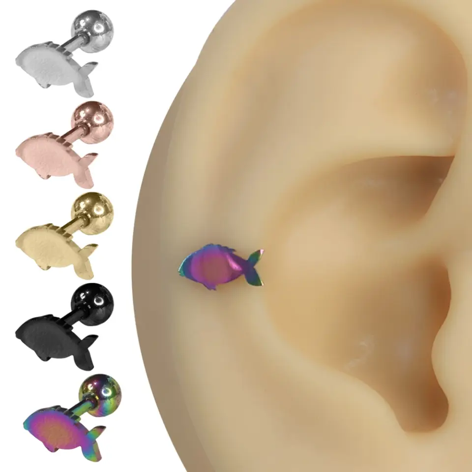 Kulak üzerinde sergilenen 316L cerrahi çelik arkadan vidalı balık figürlü helix kıkırdak piercing