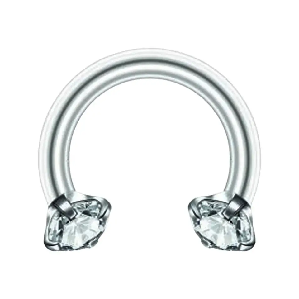 Dudak ve tragus bölgesinde sergilenen zirkon taşlı kararmayan dudak burun kıkırdak piercing