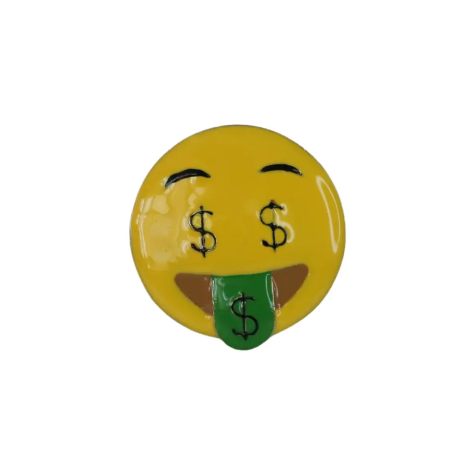 Gözlerinde ve yeşil dilinde dolar işareti bulunan sarı emoji tasarımlı metal iğneli rozet, alternatif ceket ve sırt çantası aksesuarı