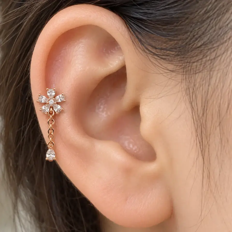 damla sallantılı çiçek tragus helix kıkırdak piercing