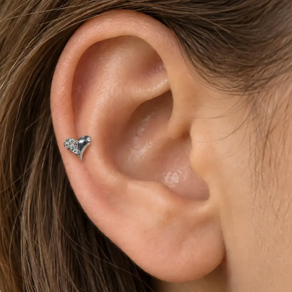 kalp-celik-helix-piercing