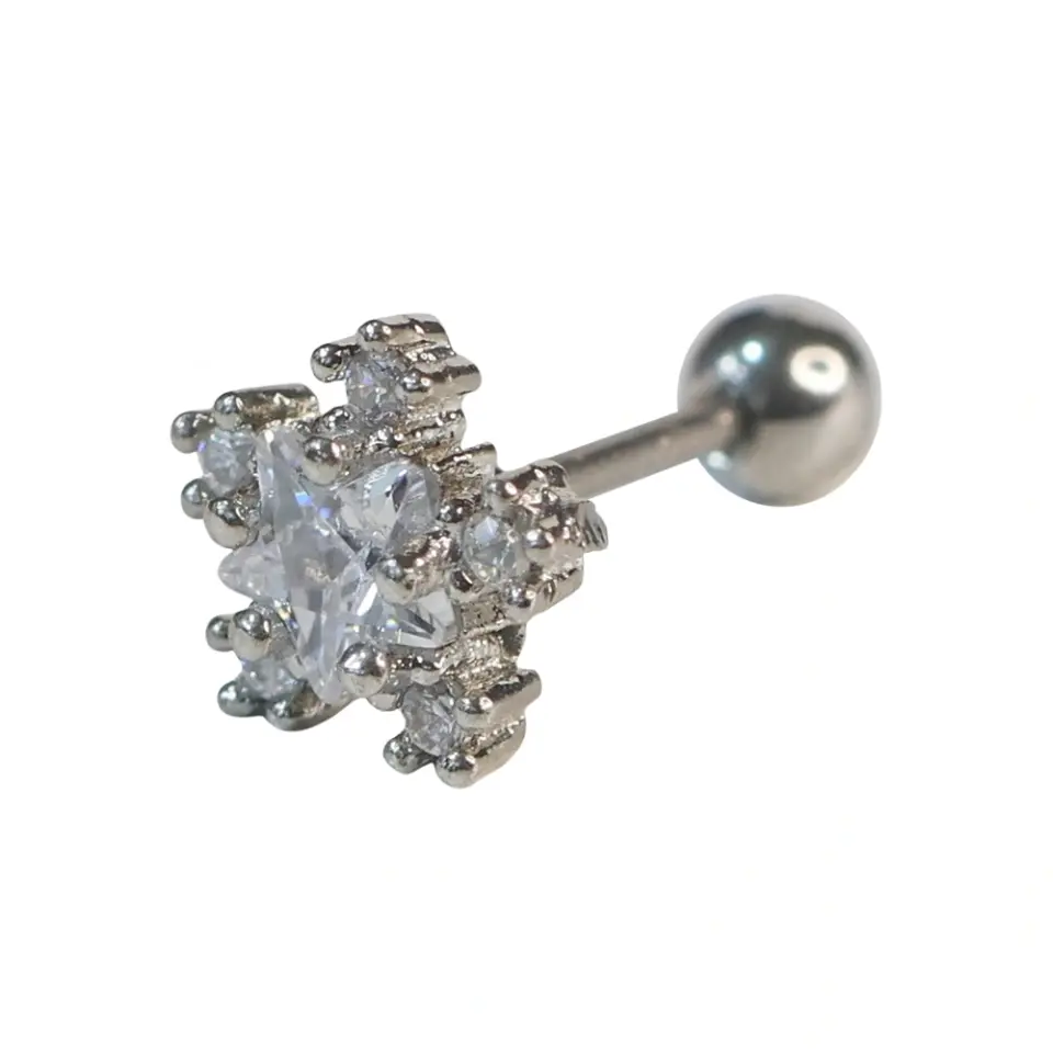 Zirkon taşlı kutup yıldızı tasarımlı gümüş kaplama tragus helix kıkırdak piercing tüm detay çekimi