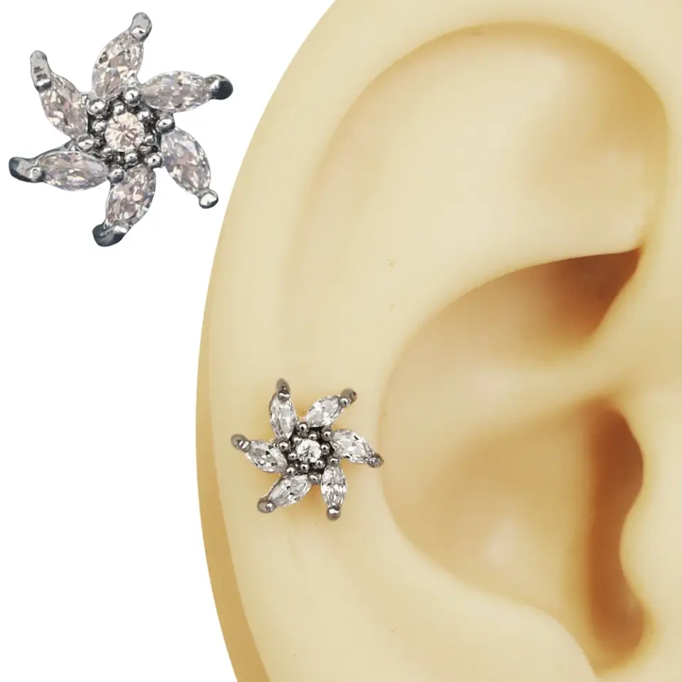 Gümüş renk zirkon taşlı buz kristali figürlü tragus helix kıkırdak piercing kulak üzerinde duruşu