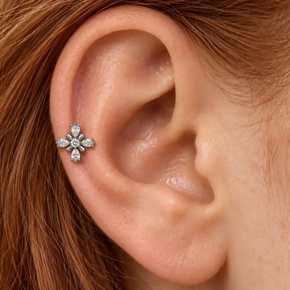 yildiz-cicegi-helix-piercing